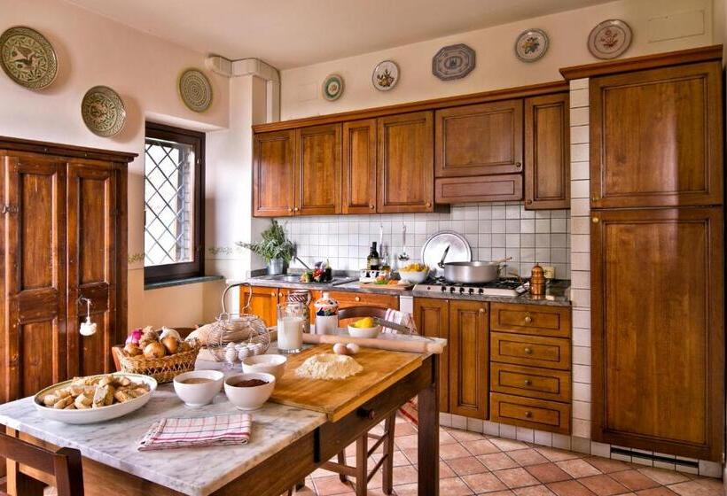 ویلای یک اتاق خوابه با استخر شنا, Villa Rosy