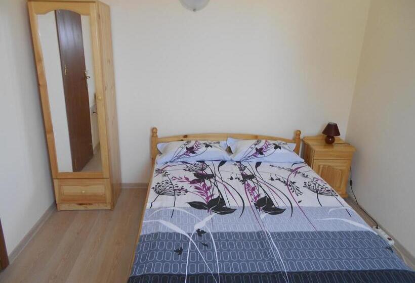 带1个卧室的带阳台的公寓, Family Hotel Amore