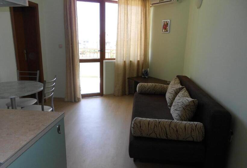 آپارتمان 1 خوابه با بالکن, Family Hotel Amore