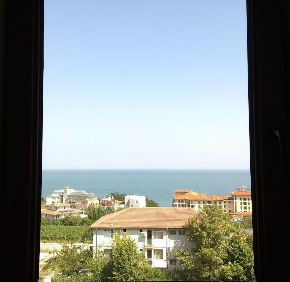 استودیوی استاندارد با چشم‌انداز دریا, Family Hotel Amore