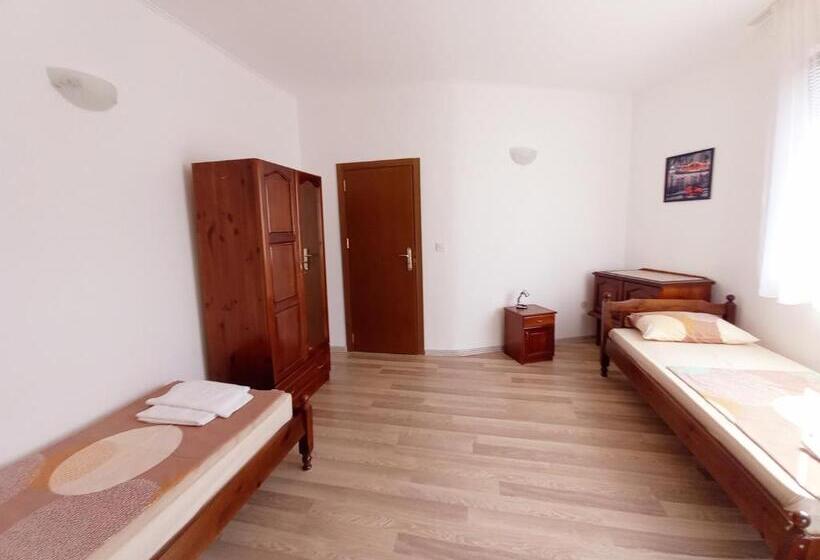 带2个卧室的公寓, Family Hotel Amore