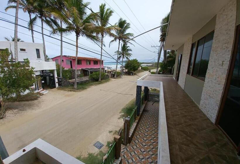 Номер Стандарт Трехместный, Hostal Janet Starlink