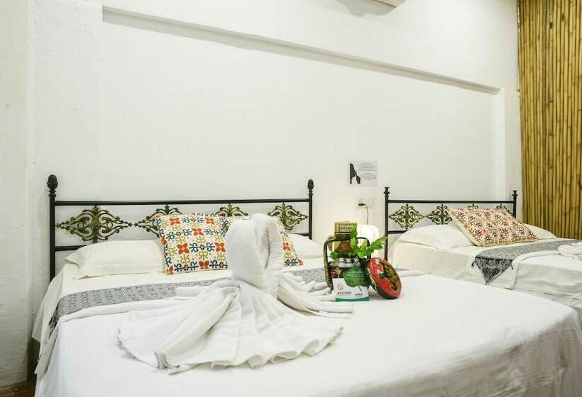 اتاق خانوادگی, Ohana House Hq