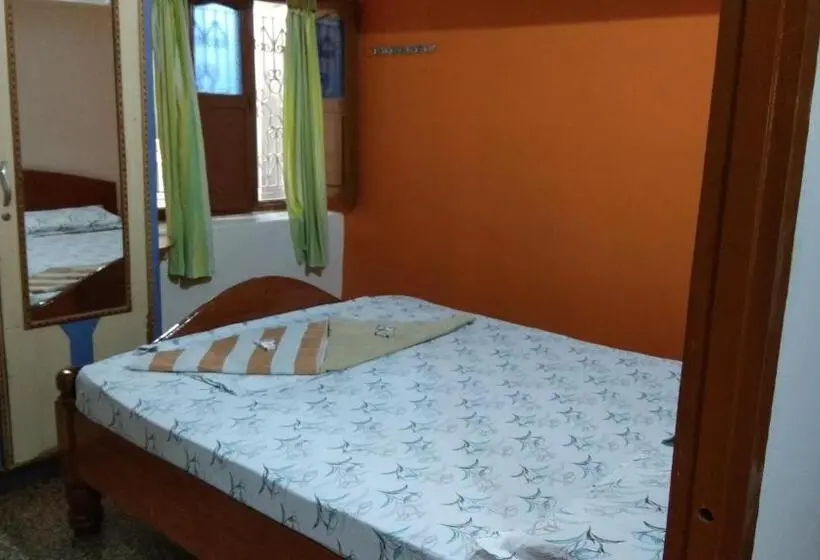 バス共有のスタンダードルーム, Rocky Guesthouse