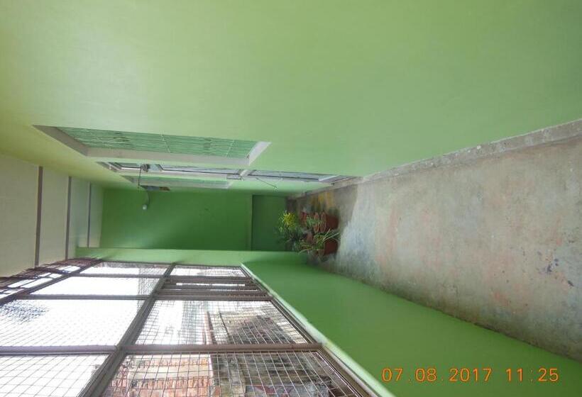 Chambre Familiale, Shiva Inn