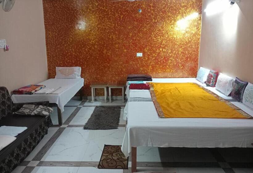 Chambre Familiale, Shiva Inn