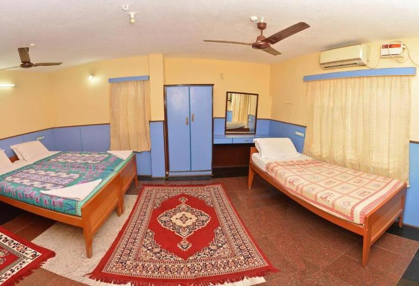 Трехместный Номер Стандарт с Балконом, Siva Guest House