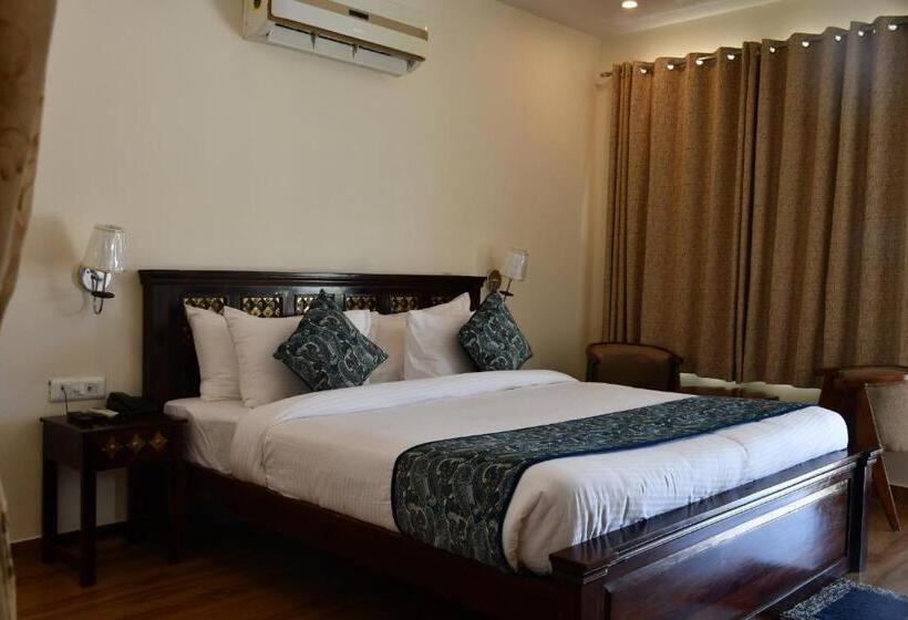 스탠다드 룸 킹사이즈 침대, Prime Neelkanth Forest Retreat Resort