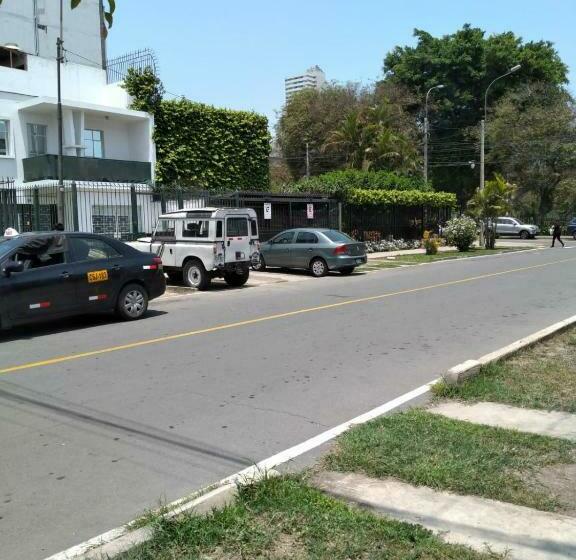 اتاق استاندارد, Enhebra House