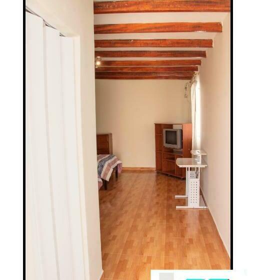 اتاق استاندارد, Enhebra House