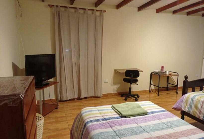 اتاق استاندارد, Enhebra House