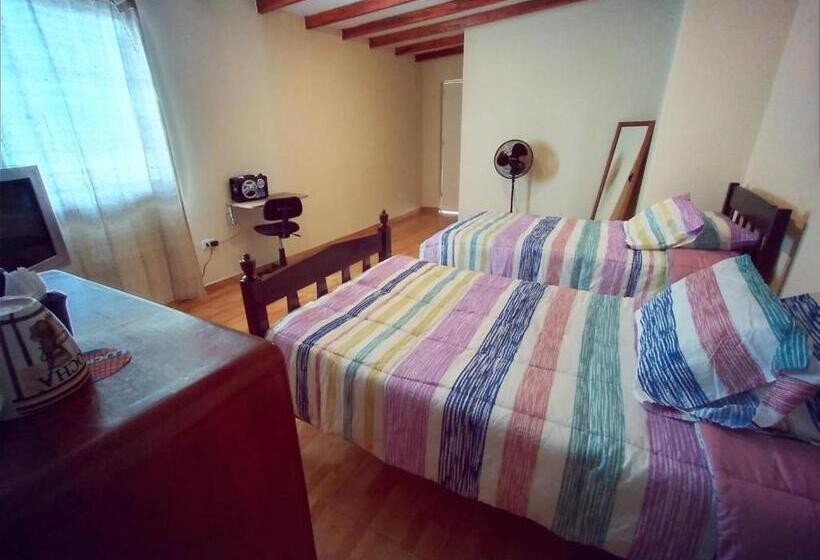 اتاق استاندارد, Enhebra House