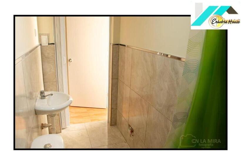 اتاق استاندارد, Enhebra House