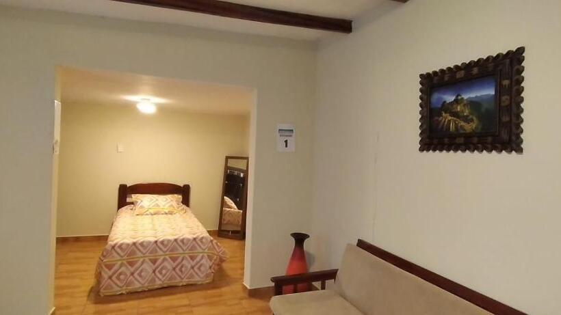 اتاق استاندارد یک نفره, Enhebra House