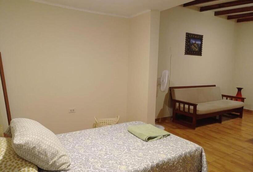غرفة قياسية فردية, Enhebra House