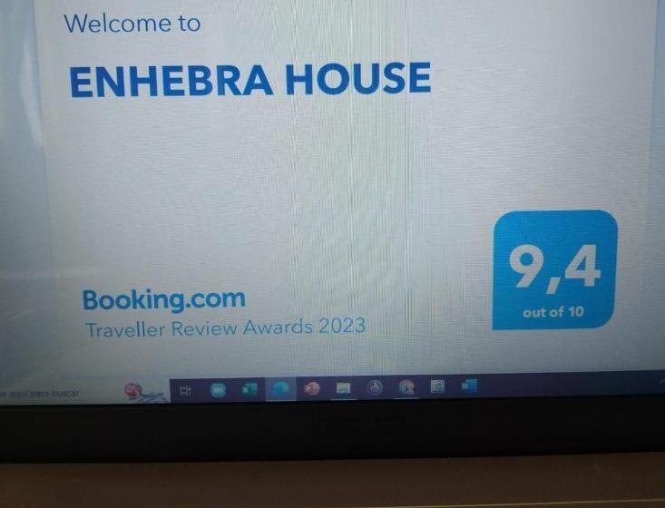 اتاق استاندارد یک نفره, Enhebra House