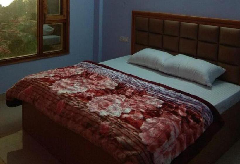 Quarto Deluxe, Goroomgo Sun Shine Regency Shimla