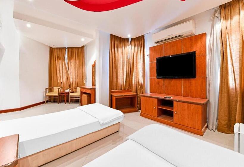 اتاق لوکس, Oyo 118 Revira