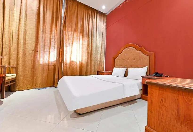استودیوی استاندارد, Oyo 118 Revira