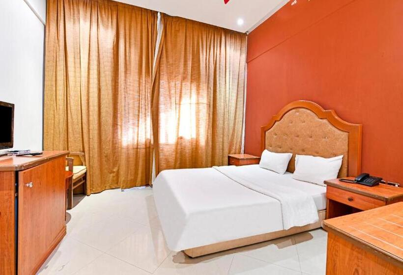 استودیوی استاندارد, Oyo 118 Revira