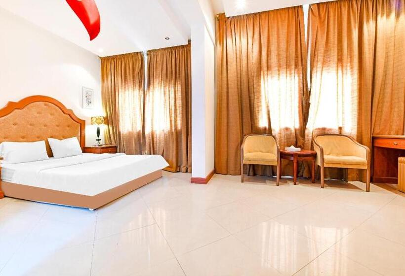 اتاق لوکس با تخت بزرگ, Oyo 118 Revira