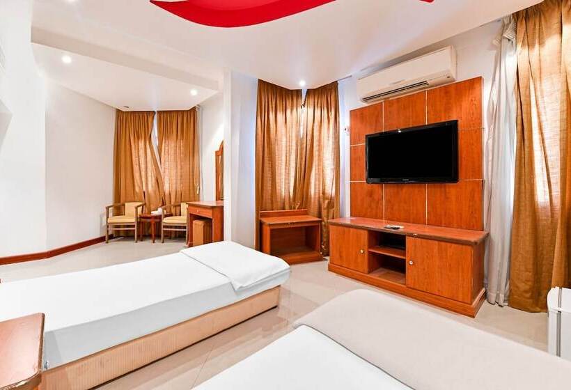 اتاق لوکس, Oyo 118 Revira