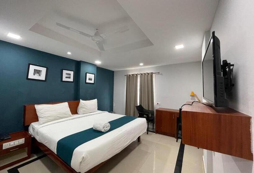 اتاق لوکس, The Reach