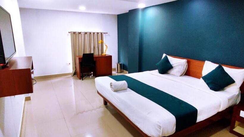 اتاق لوکس, The Reach