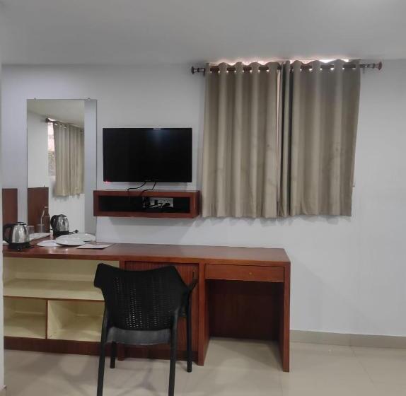 اتاق استاندارد, The Reach