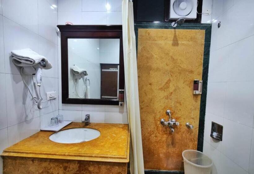 Quarto Deluxe, Goroomgo Sun Shine Regency Shimla