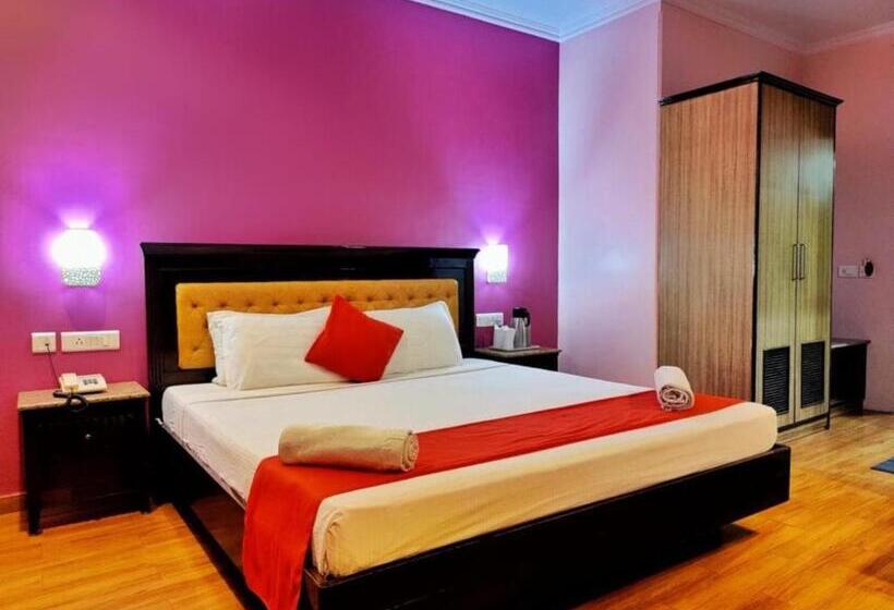 Quarto Deluxe, Goroomgo Sun Shine Regency Shimla