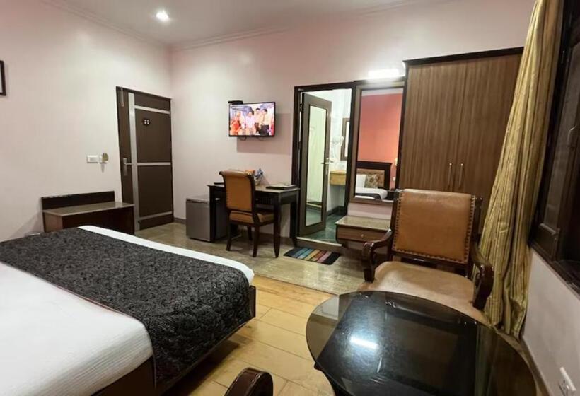 Quarto Deluxe, Goroomgo Sun Shine Regency Shimla