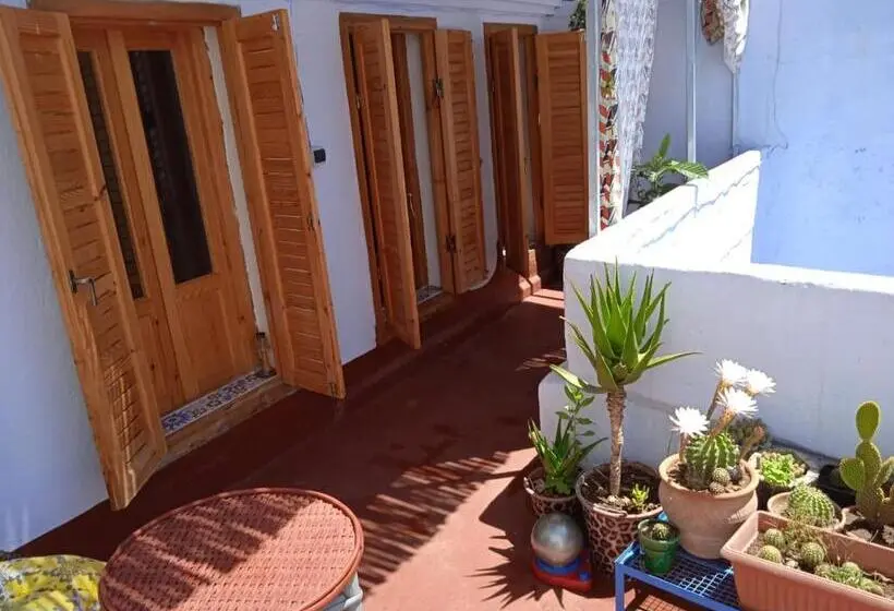 スタンダードトリプルルーム, Vallparadis Pension Familiar Firdaus