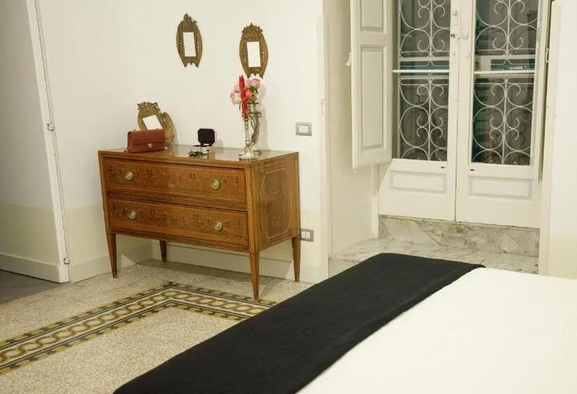 デラックスルーム, Palazzo Introna