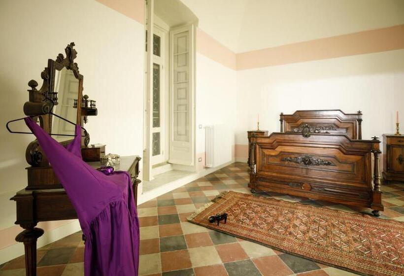 带大床的标准间, Palazzo Introna