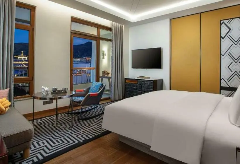 Premium-huone Parveke, Indigo Diqing Moonlight City, An Ihg