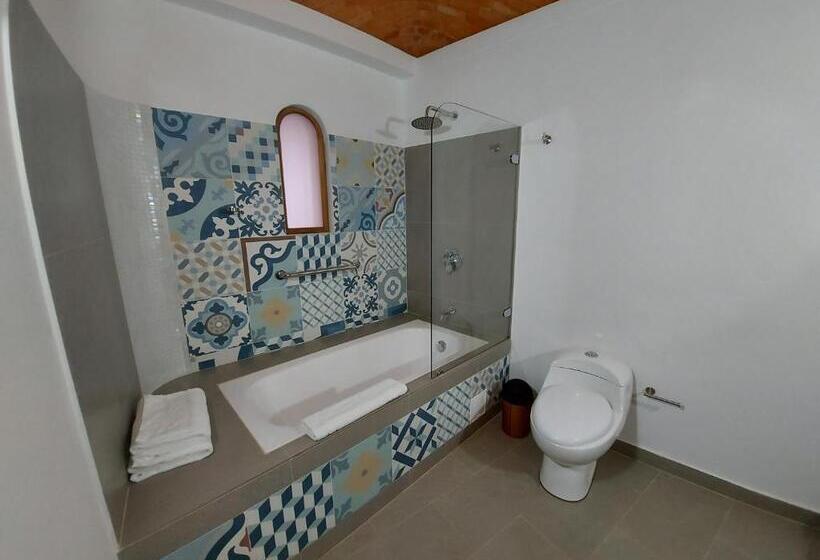 Полулюкс, La Alhambra Hotel Boutique