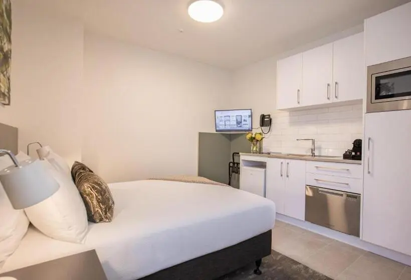 スタンダードスタジオ, Sojourn Apartment Hotel   Riddiford