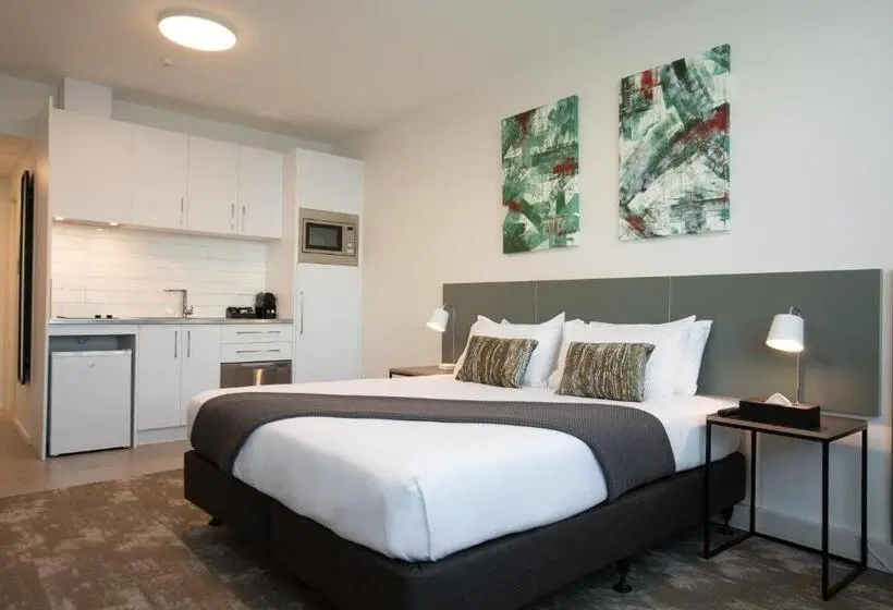 デラックススタジオ, Sojourn Apartment Hotel   Riddiford