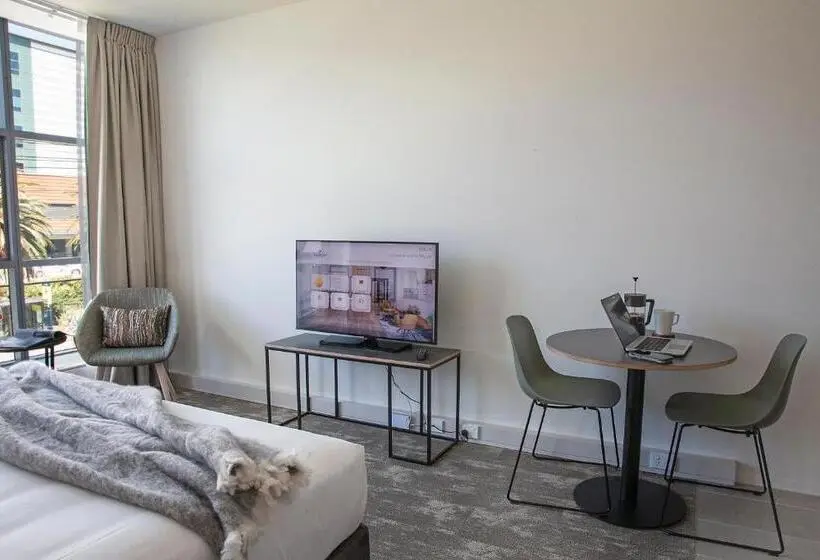 デラックススタジオ, Sojourn Apartment Hotel   Riddiford