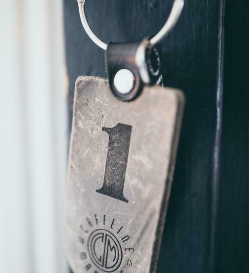 חדר סטנדרט, Caffeine&machine