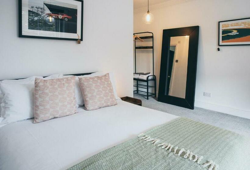 חדר סטנדרט, Caffeine&machine