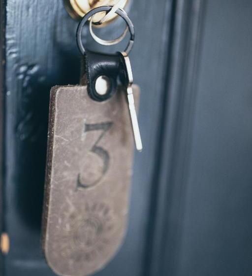 חדר סטנדרט לשלושה, Caffeine&machine