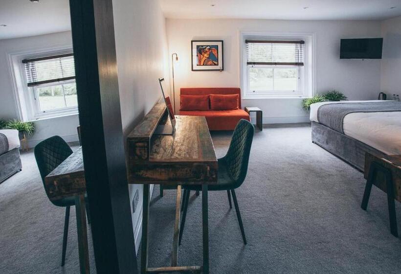 חדר סטנדרט לשלושה, Caffeine&machine