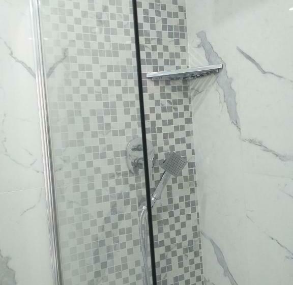 اتاق استاندارد, Manichiello