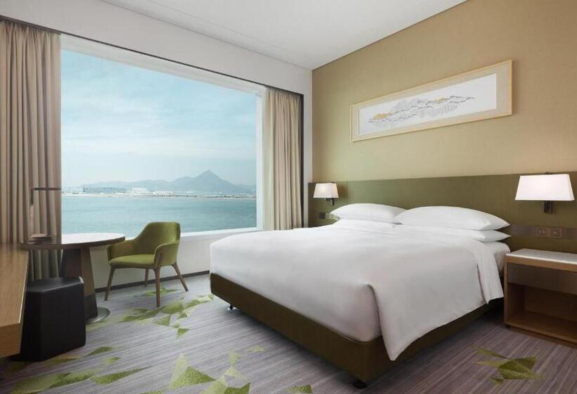 اتاق اجرایی با تخت بزرگ, Sheraton Hong Kong Tung Chung