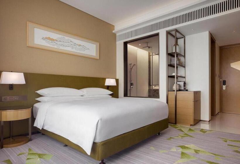 اتاق اجرایی با تخت بزرگ, Sheraton Hong Kong Tung Chung