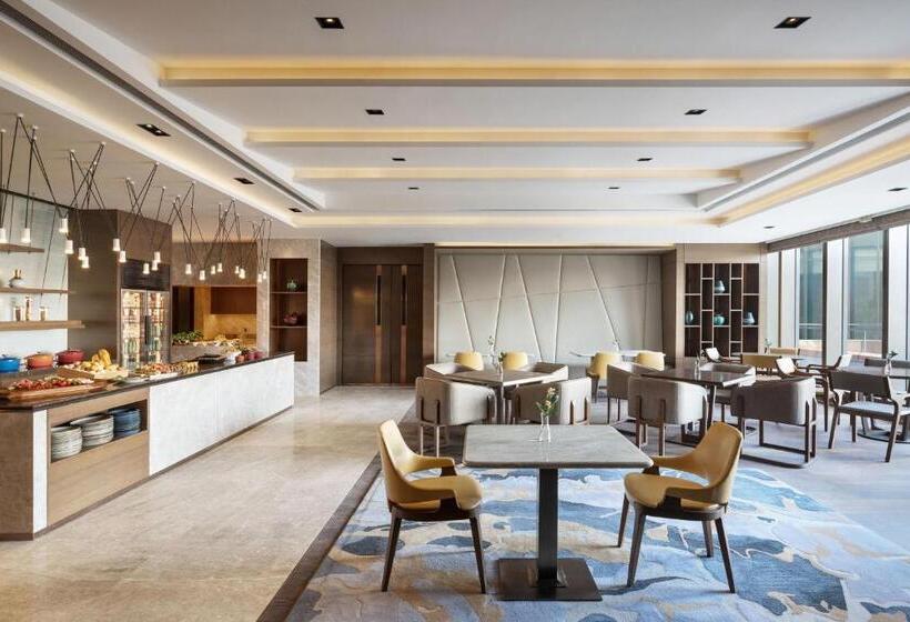 اتاق اجرایی با تخت بزرگ, Sheraton Hong Kong Tung Chung