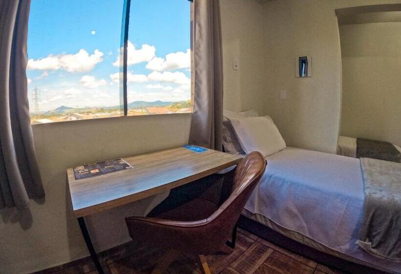 غرفة قياسية ثلاثية, Pousada Rota Da Kombi