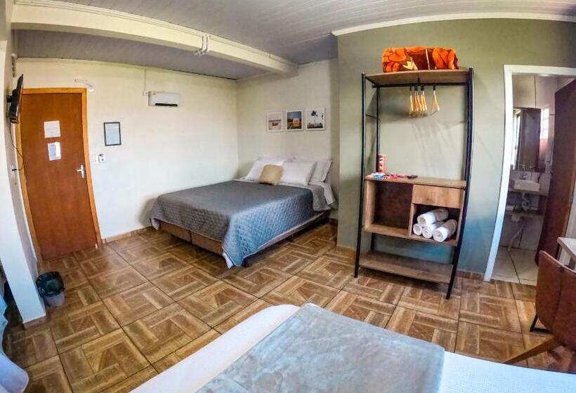 غرفة قياسية ثلاثية, Pousada Rota Da Kombi